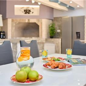 4 Bedroom Villa with pool and terrace near Dubrovnik, Sleeps 8